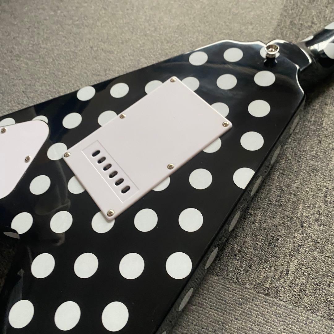 しん様専用ノーブランド ランディーローズ フライングV 黒/白 ポルカ