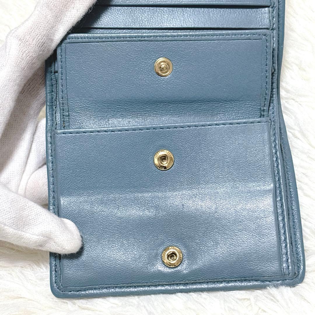 極美品✨️miumiu マテラッセ 二つ折り財布 ロゴ金具 ブルー 現行ロゴ