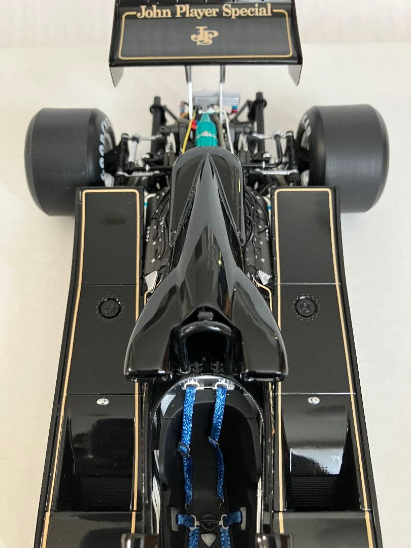 O⑧ ロータス78 ミニカー 1/18 ロニー・ピーターソン JPS仕様