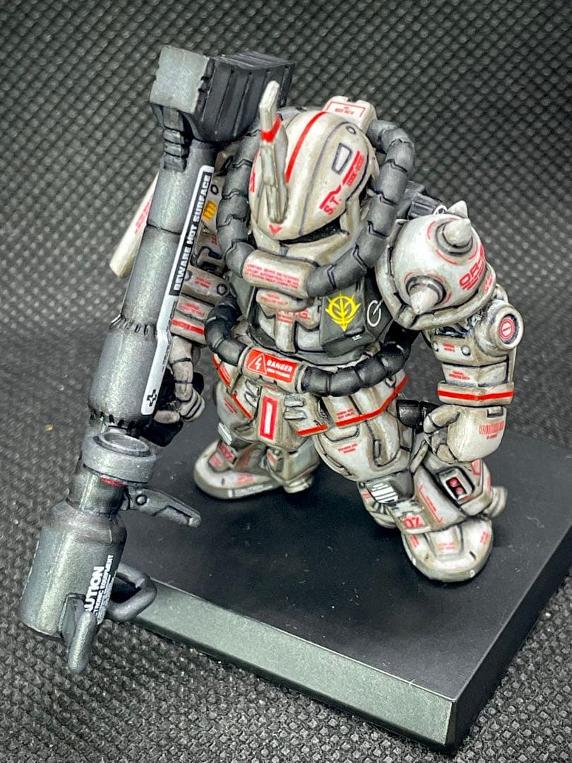 【送料無料】ガンダムコンバージ 高機動型ザクⅡ シン マツナガ専用機 リペイント