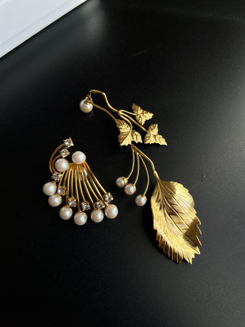 アクセサリー mame Botanical Leaf Asymmetry Earring mame Botanical Leaf Asymmetry Earring - メルカリ