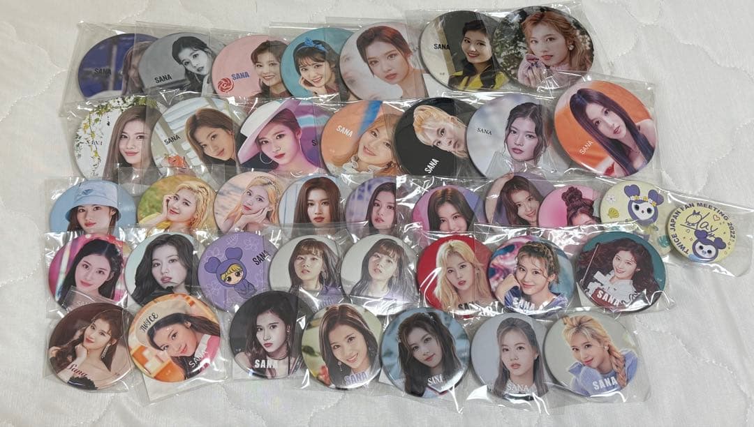 TWICE サナ 缶バッジ まとめ売り - メルカリ