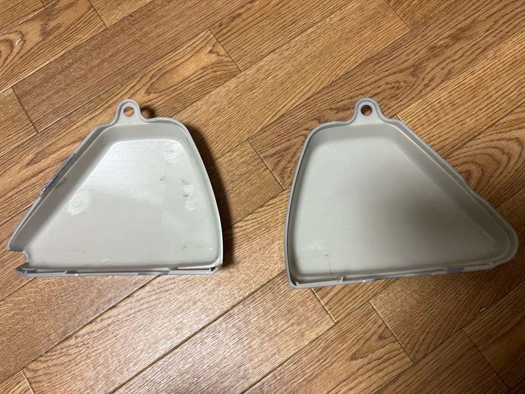 旧CB400F タンクとサイドカバーサーフェーサーリペア品