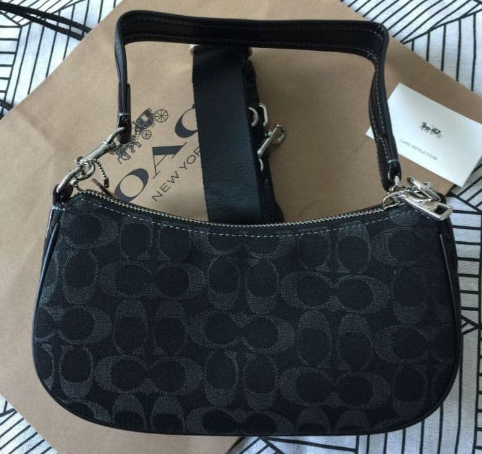 COACH　コーチショルダーバッグ ダブルポケット