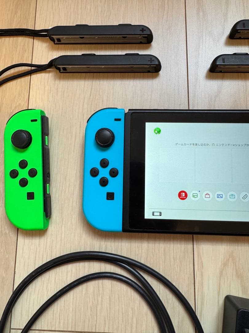 Nintendo Switch 本体 + 付属品【箱・説明書無し】