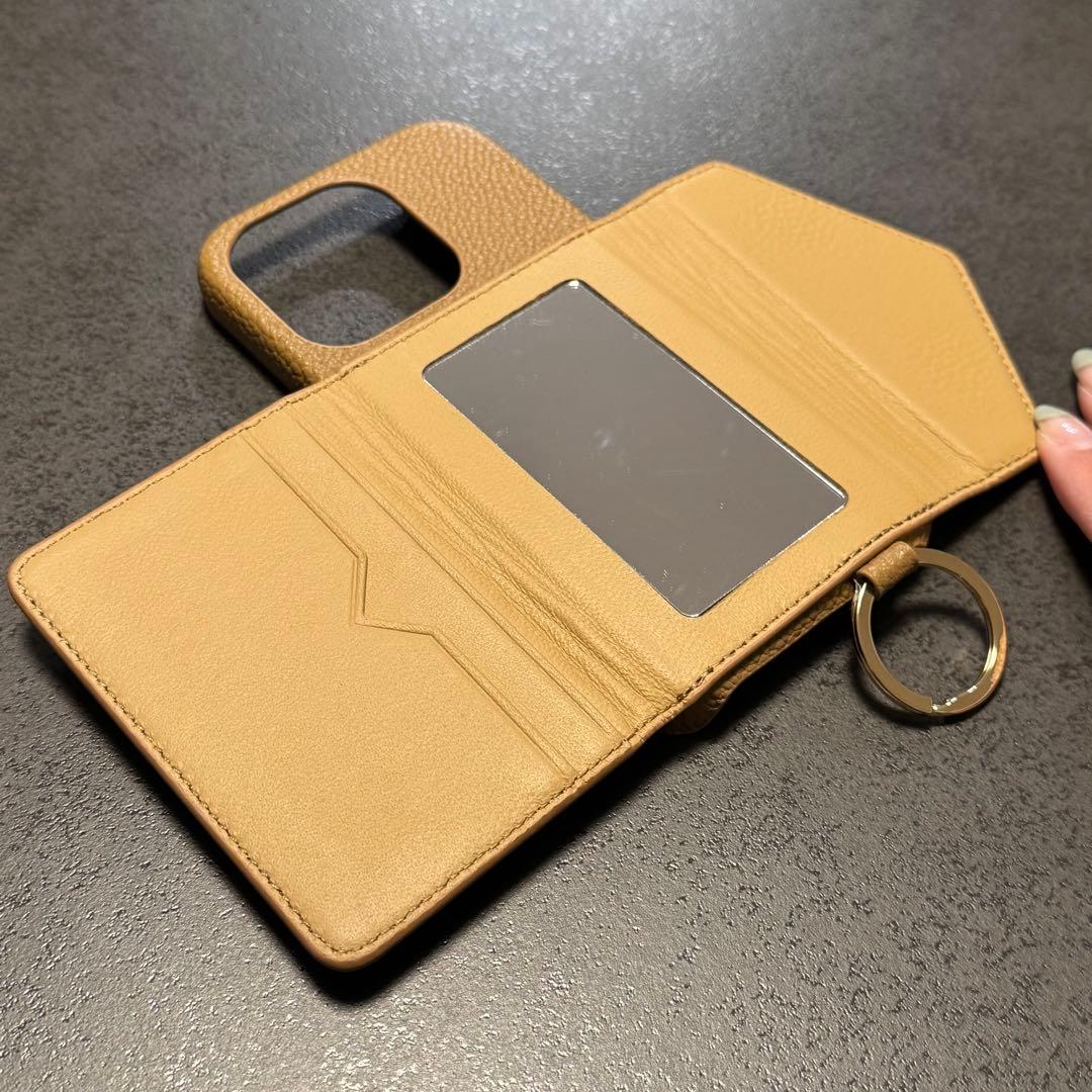 iPhone15Pro しいちゃん スマホケース リップケース ベージュ