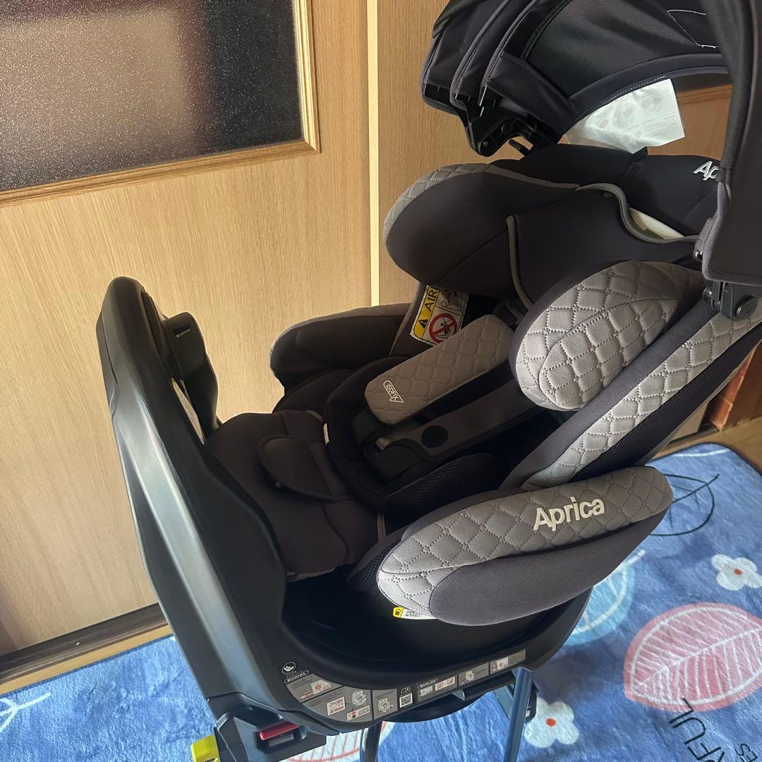【美品】アップリカ　チャイルドシート　フラディアグロウ　ISOFIX　プレミアム