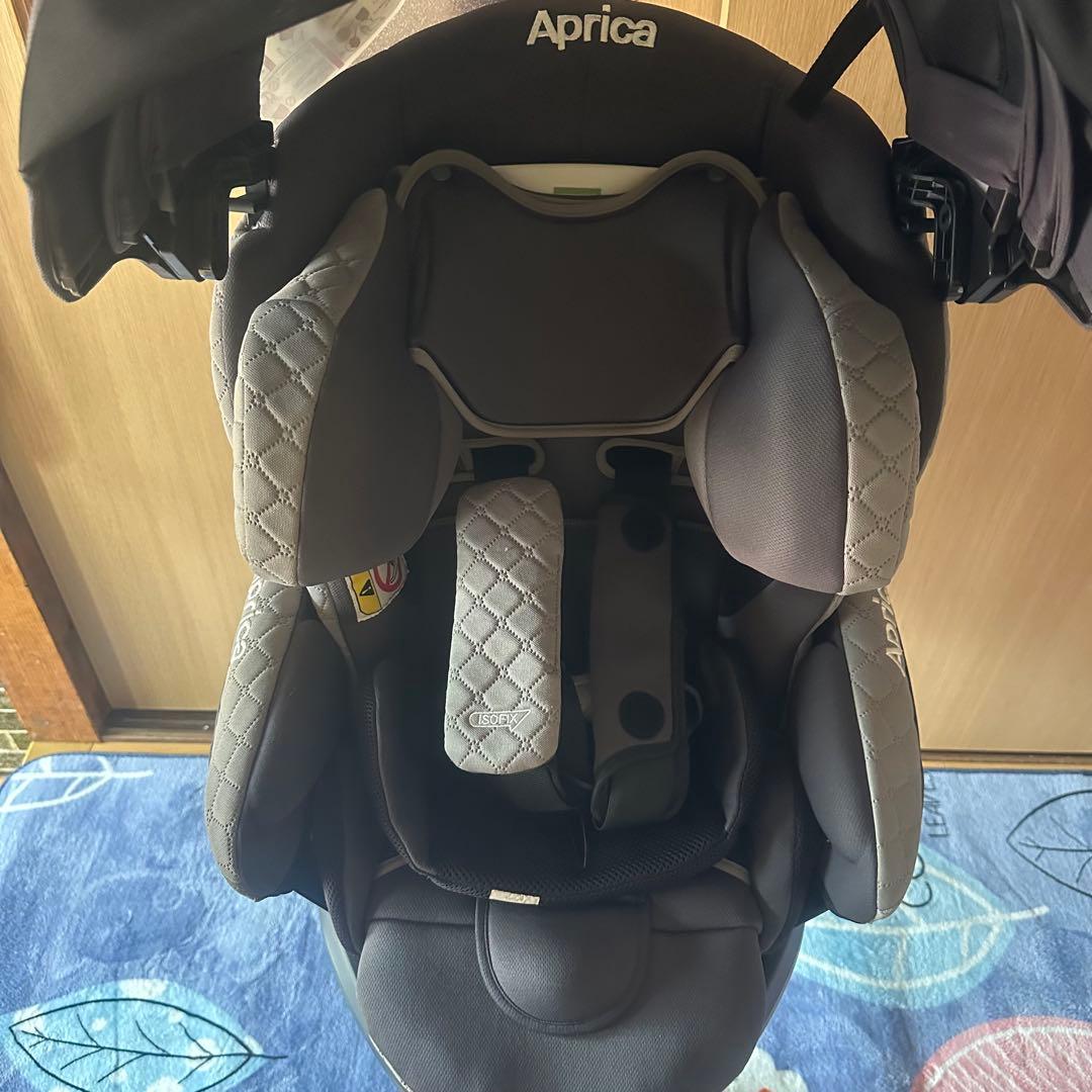 【美品】アップリカ　チャイルドシート　フラディアグロウ　ISOFIX　プレミアム