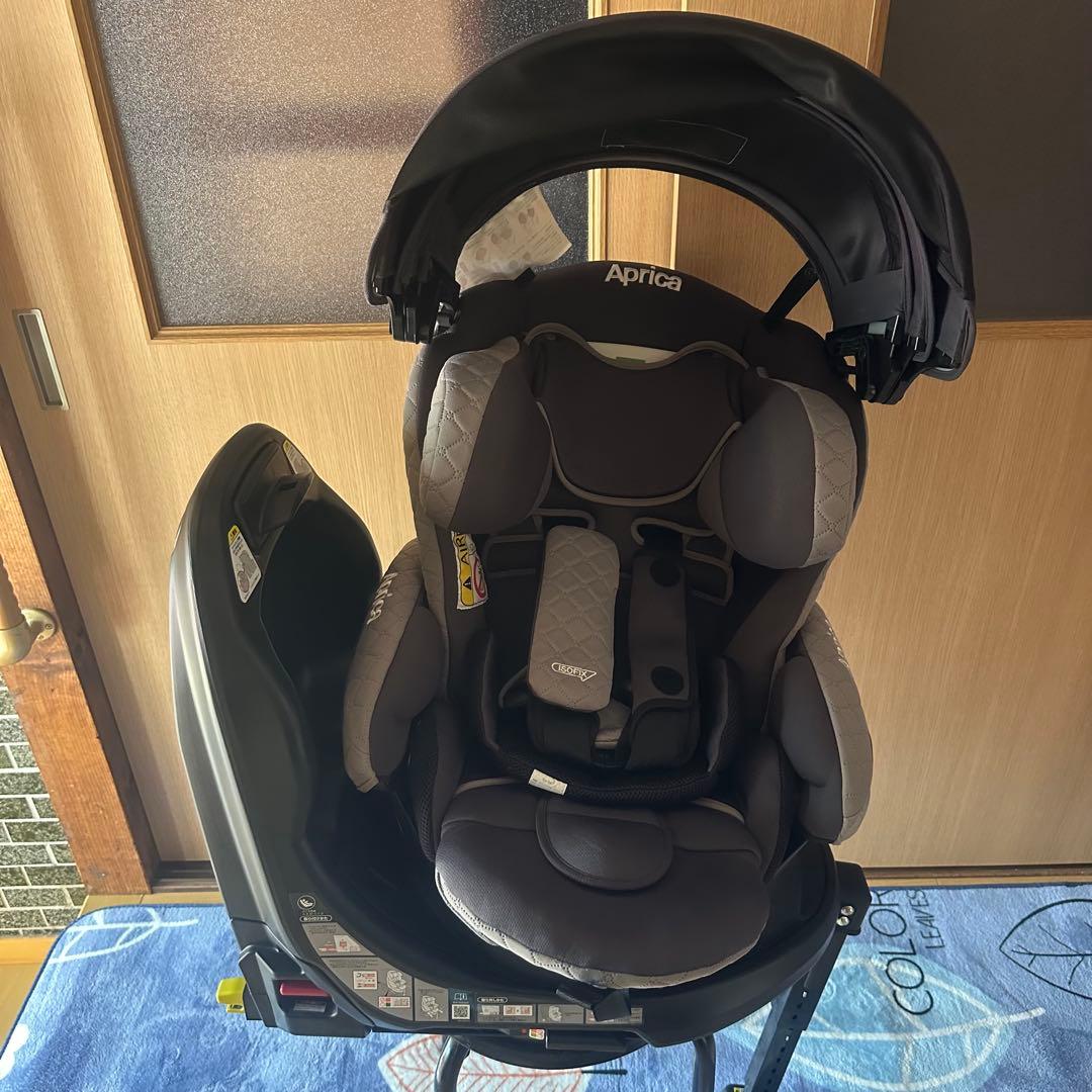 【美品】アップリカ　チャイルドシート　フラディアグロウ　ISOFIX　プレミアム