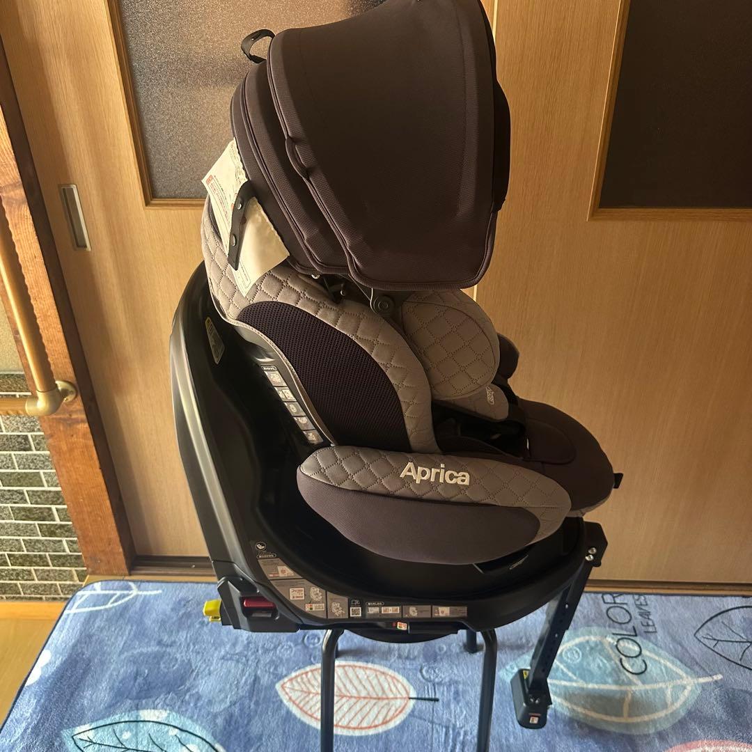 【美品】アップリカ　チャイルドシート　フラディアグロウ　ISOFIX　プレミアム