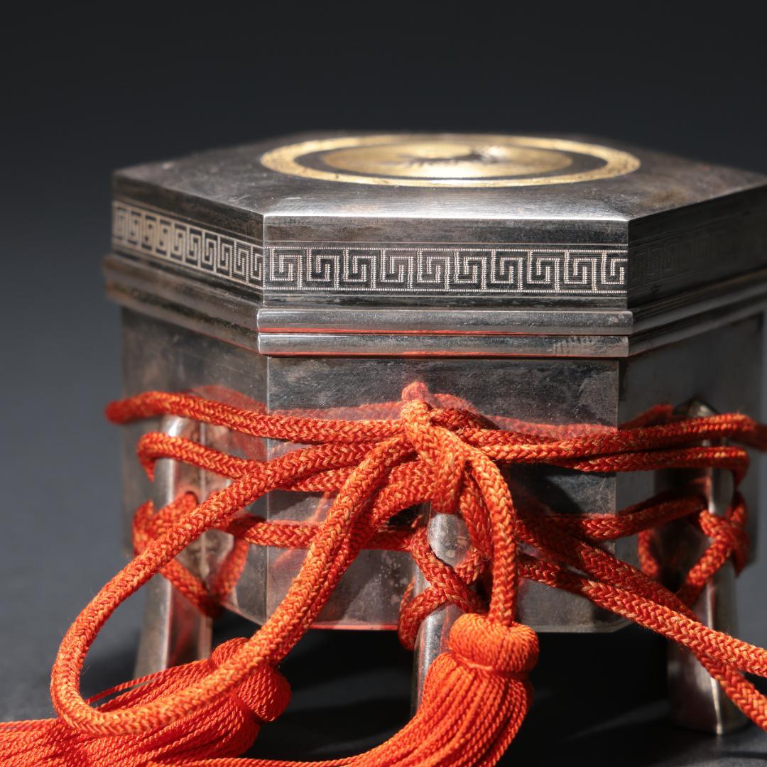 ボンボニエール 六本足六角形行器形飛鶴文 R1237て - メルカリ