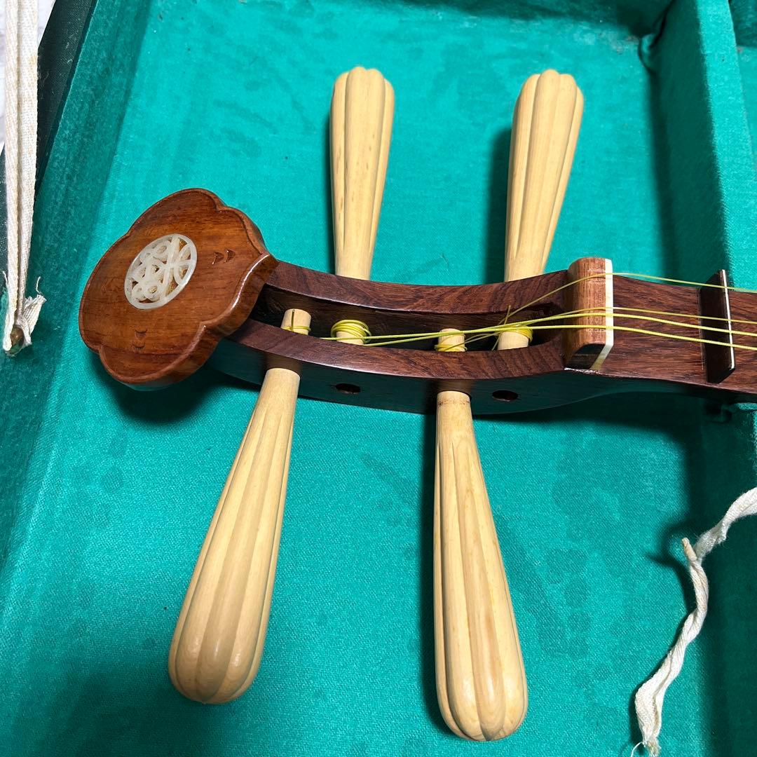 琴月 月琴 高級製品 4線 Yueqin 刻印有り 木製 ハードケース付き