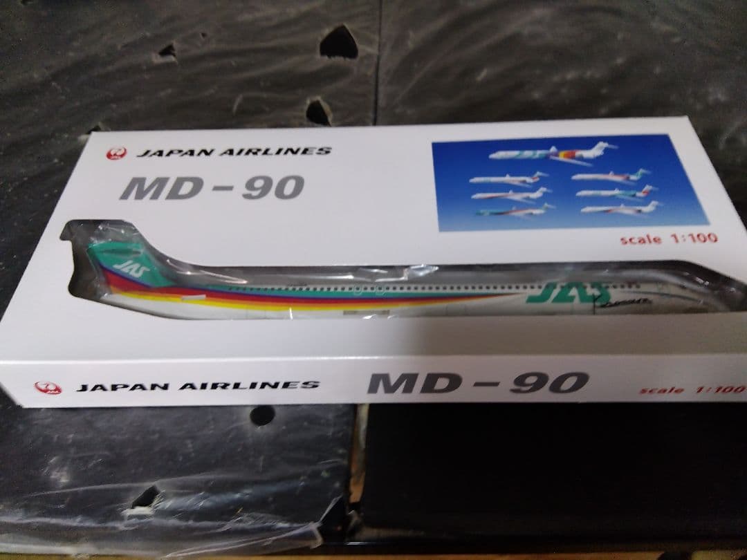 JAPAN AIRLINES MD-90 スケール1/100
