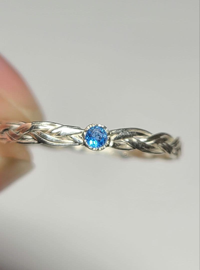 鮮やかなビビッドブルードイツアウイナイトリングSV編み込み まーさん