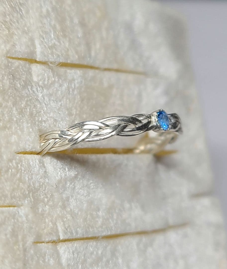 鮮やかなビビッドブルー☆ドイツアウイナイトリングSV編み込み☆