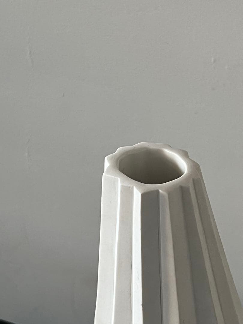 高橋奈己 Nami Takahashi | B-OWND 高橋奈己 『 白磁花入 』H.330 x W.