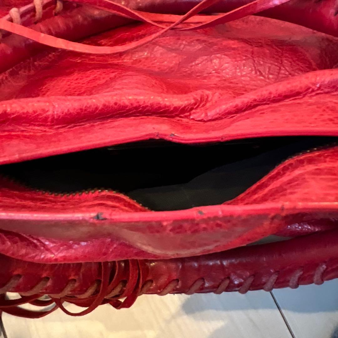 バレンシアガ　レザーショルダーバッグ レッド フリンジ付き