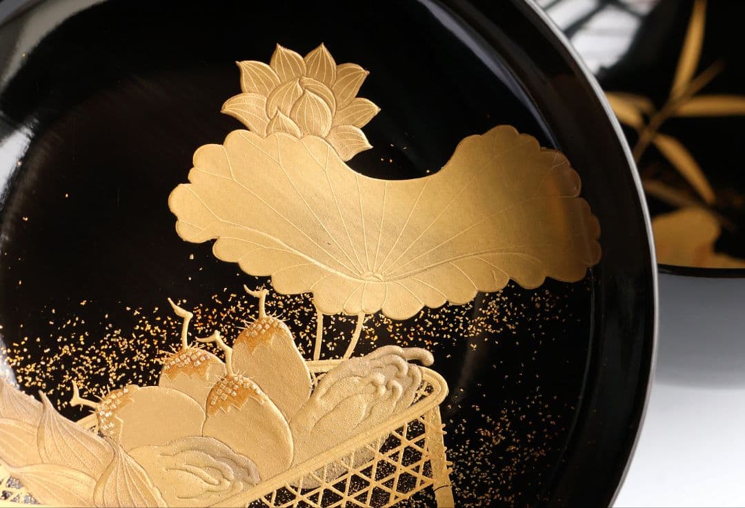 CM411】天然木漆塗 加賀蒔絵 蓮と野菜金蒔絵 黒煮物椀 二客 漆器 昭和