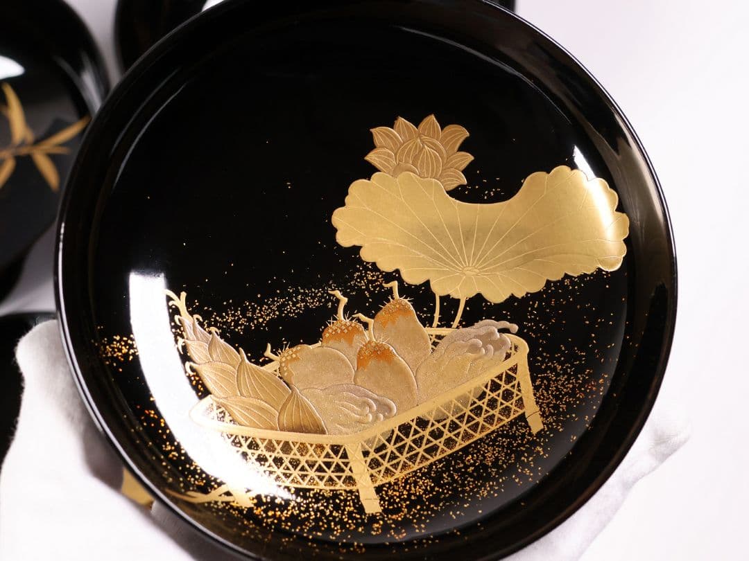 CM411】天然木漆塗 加賀蒔絵 蓮と野菜金蒔絵 黒煮物椀 二客 漆器 昭和