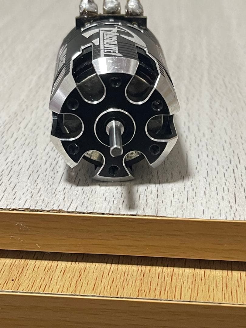 AbsoluteRM-A135 13.5T ブラシレスモーター