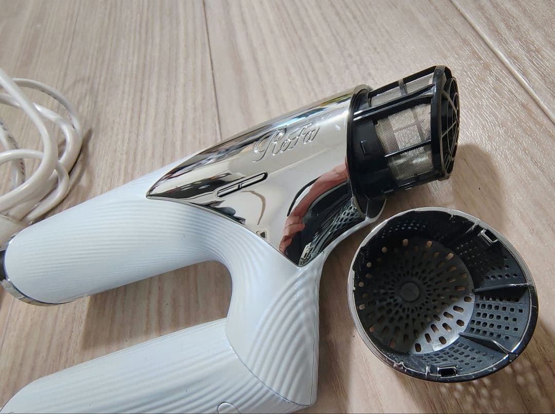 1週間限定 特別価格！ リファ ドライヤー ホワイト 2022年製 AB13