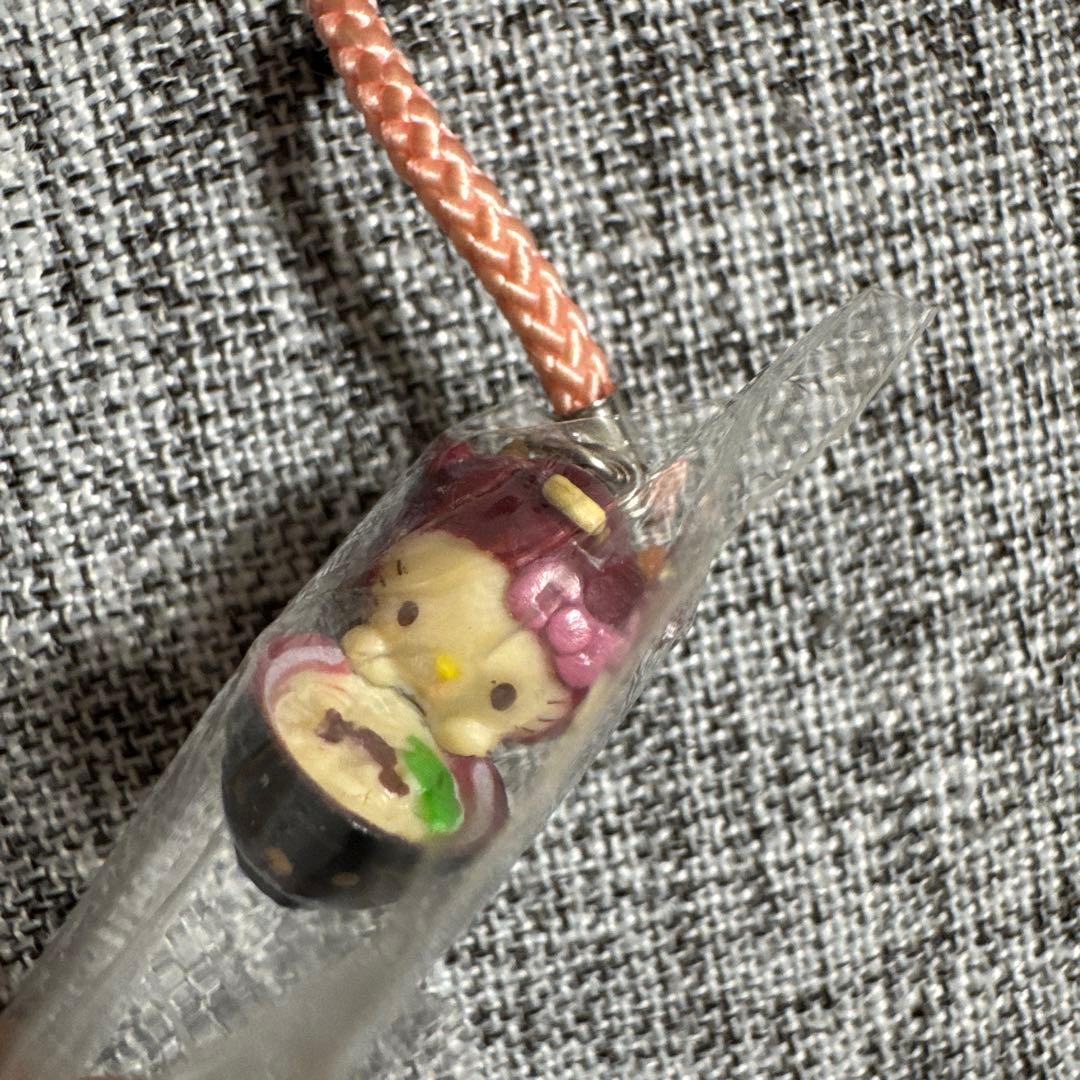 ハローキティ 牛肉ラーメン ストラップ　台湾限定