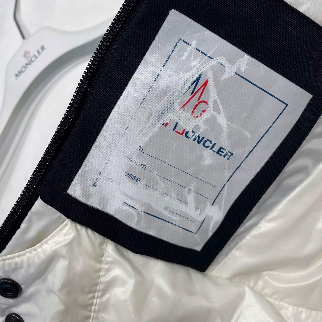 モンクレール　ダウンジャケット　キッズ