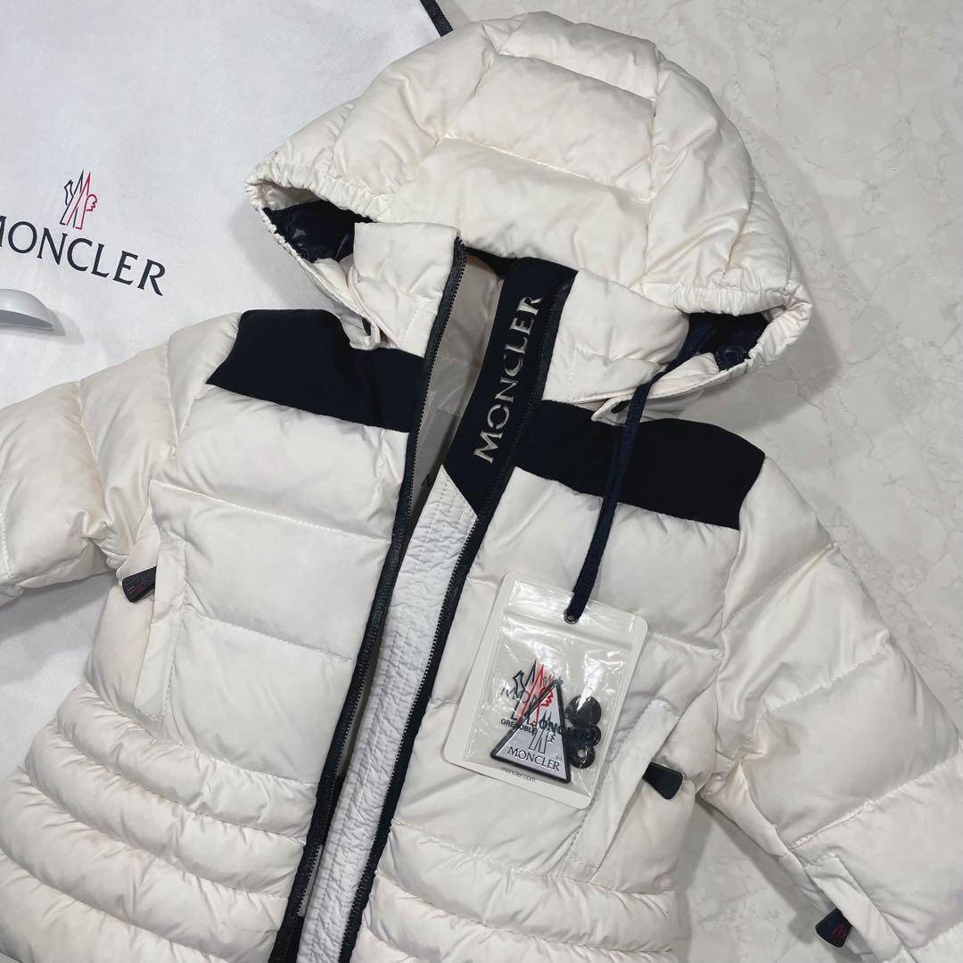 モンクレール　ダウンジャケット　キッズ