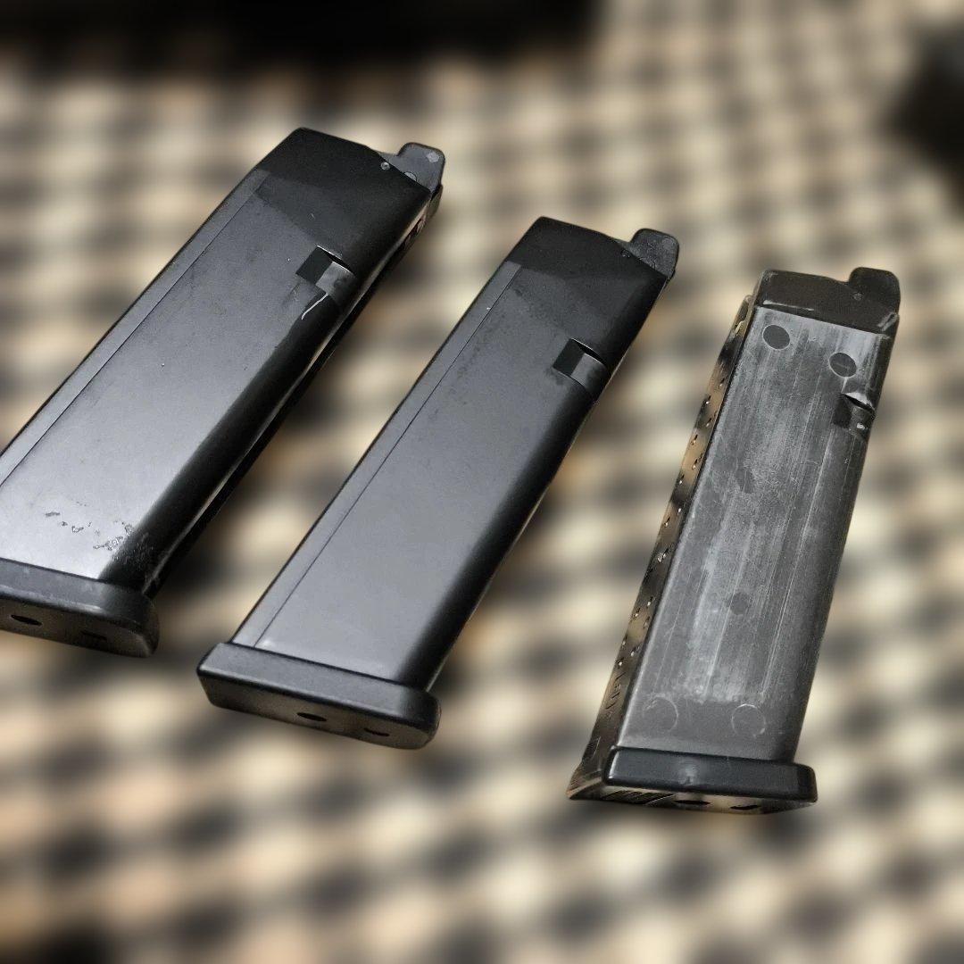 東京マルイ製　グロック18C　ガスブローバック　予備マグ　ホルスターセット