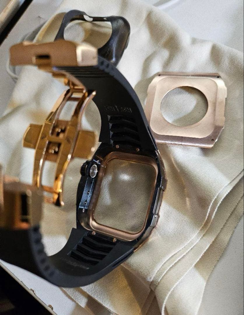 RST45 45mm Apple Watch ケース　ゴールデンコンセプト