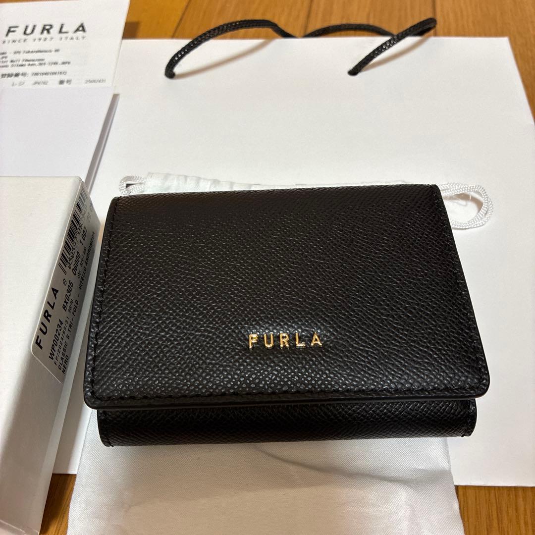 FURLA ブラック 三つ折り財布