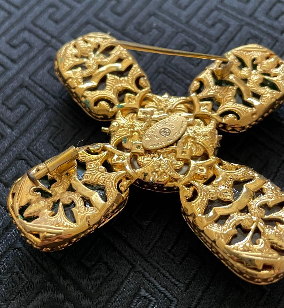 a*e様 CHANEL シャネル 23 グリポア フェイクパールブローチ