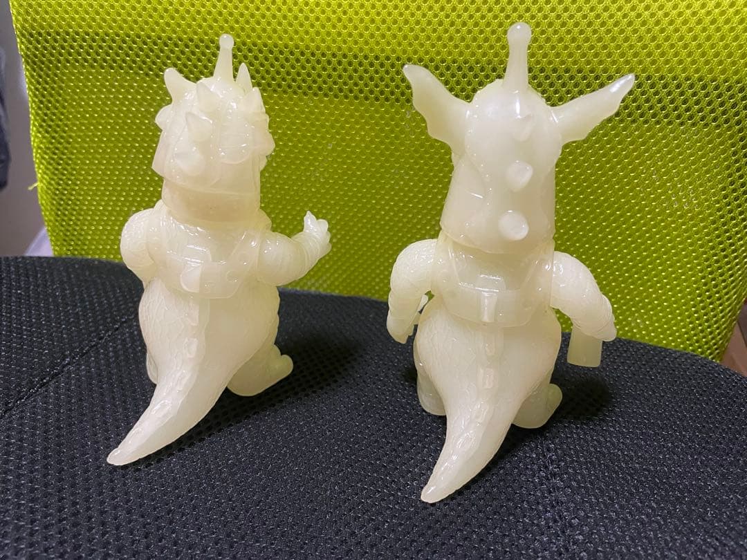 蓄光 怪獣 ソフビ 2体セット 愚魚 Mermur