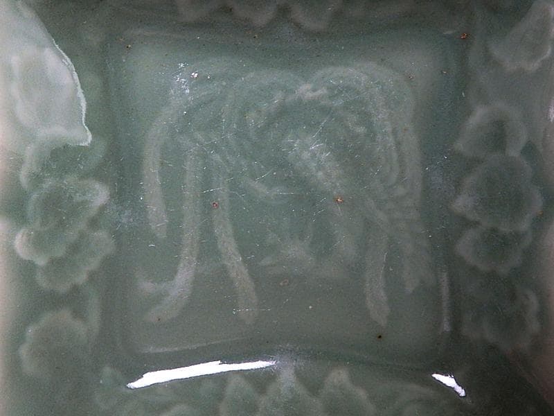 三田青磁　桐に鳳凰の図　台付き四方皿　菓子皿　D874AS-CSo