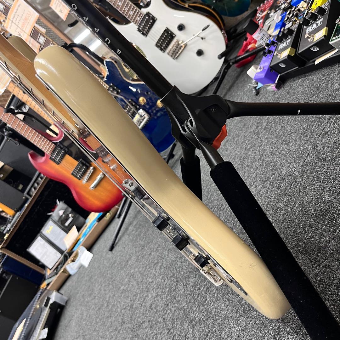 10677】 history ジャズベースタイプ ホワイト系再塗装？ Products