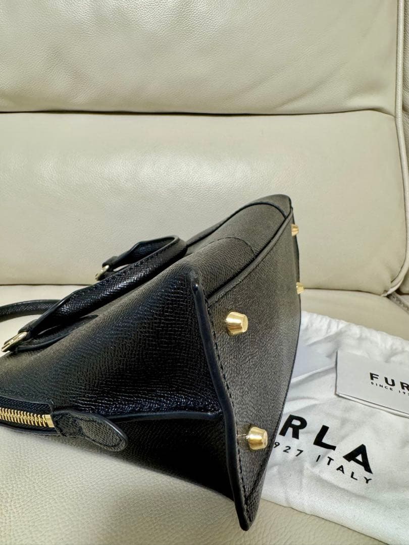 フルラFURLAヴィットリアドームS黒ブラック2wayハンド斜めがけ