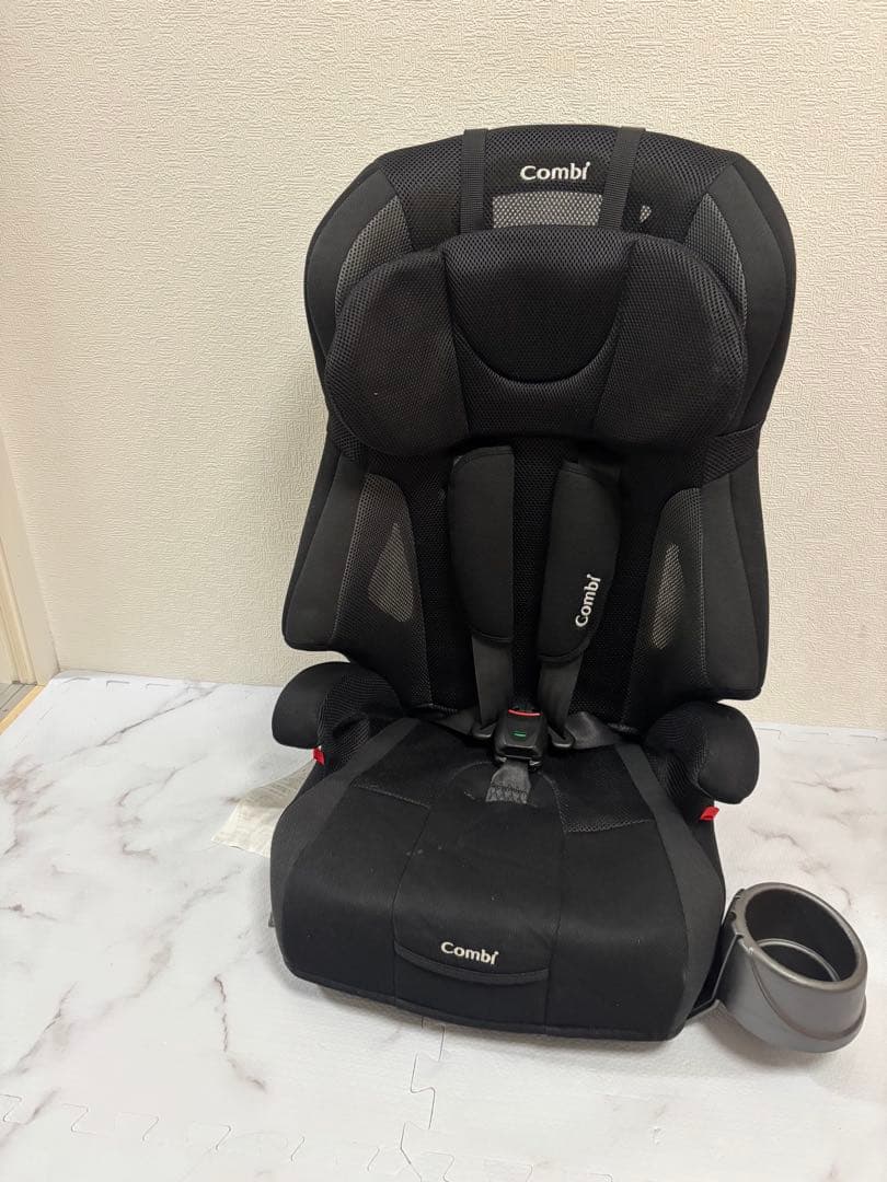 コンビ ジョイトリップエアスルーGG 黒 ジュニアシート シートベルトの