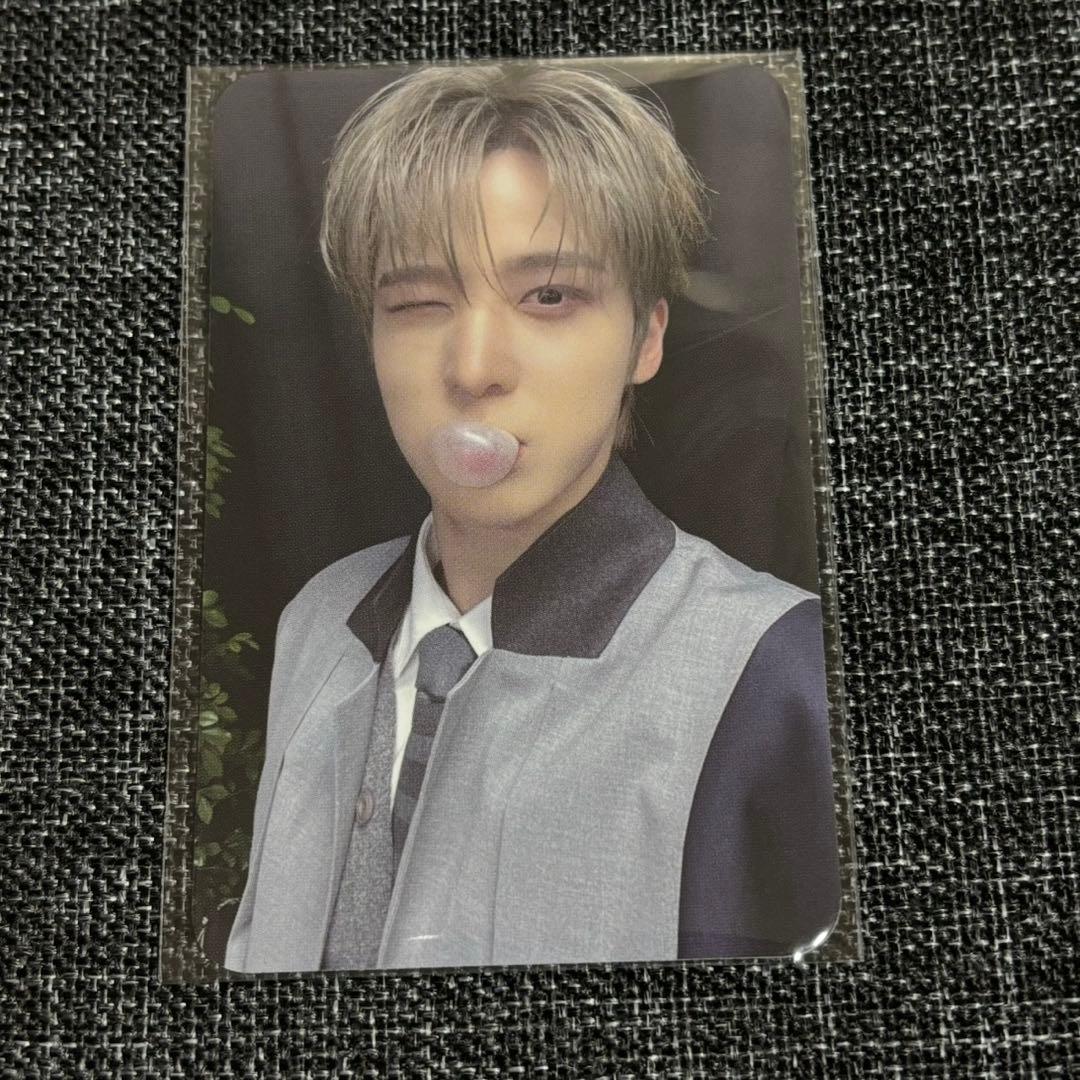 ATEEZ ヨーロッパ 限定 クロップドフーディ＆パンツトレカ ユノ