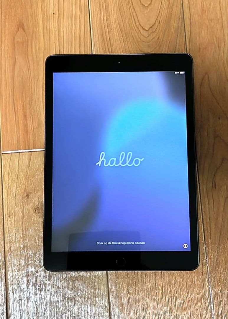 第8世代 iPad 32GB wi-fi スペースグレー 本体 箱付き