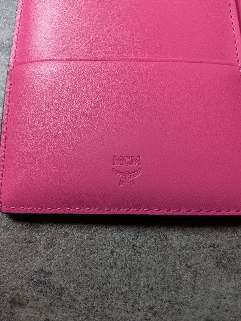 MCM ウサギデザイン パスポートケースオレンジ モノグラム