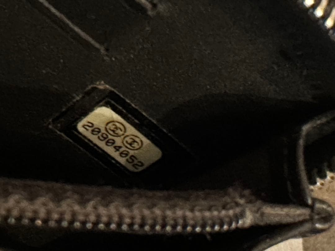 シャネル　Vステッチ　エナメル ブラック