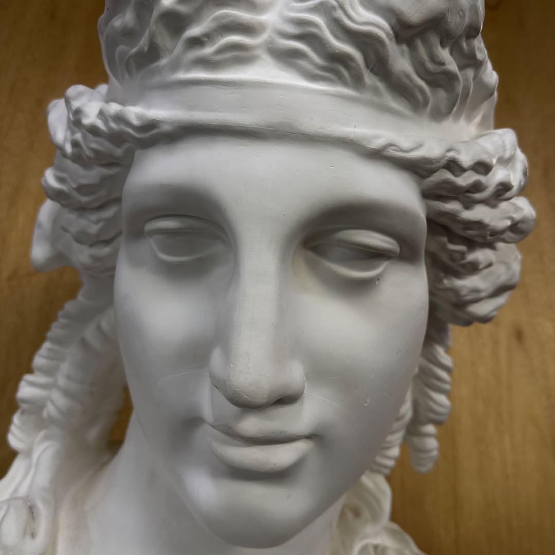 K−124 アリアス胸像