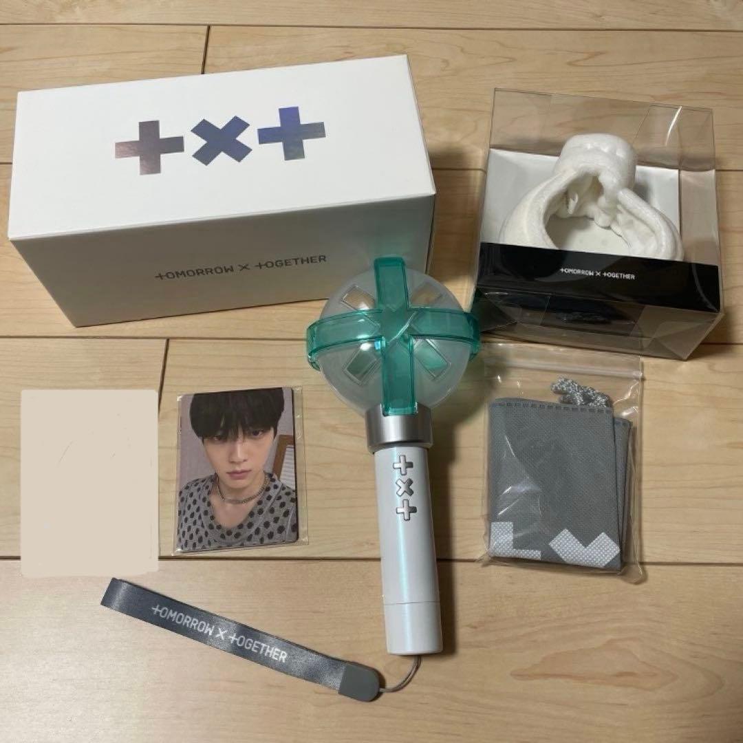 TOMORROW X TOGETHER 公式ペンライト ver2 おまけ付き‼️ - メルカリ