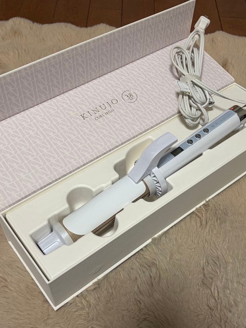 KINUJO カールヘアアイロン 38mm ホワイト 箱付き KINUJO KINUJO カールヘアアイロン 38mm パールホワイト KC38N