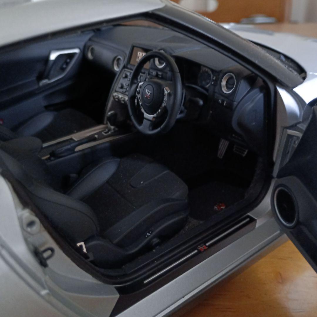 AUTO art NISSAN GTR　1/12スケール