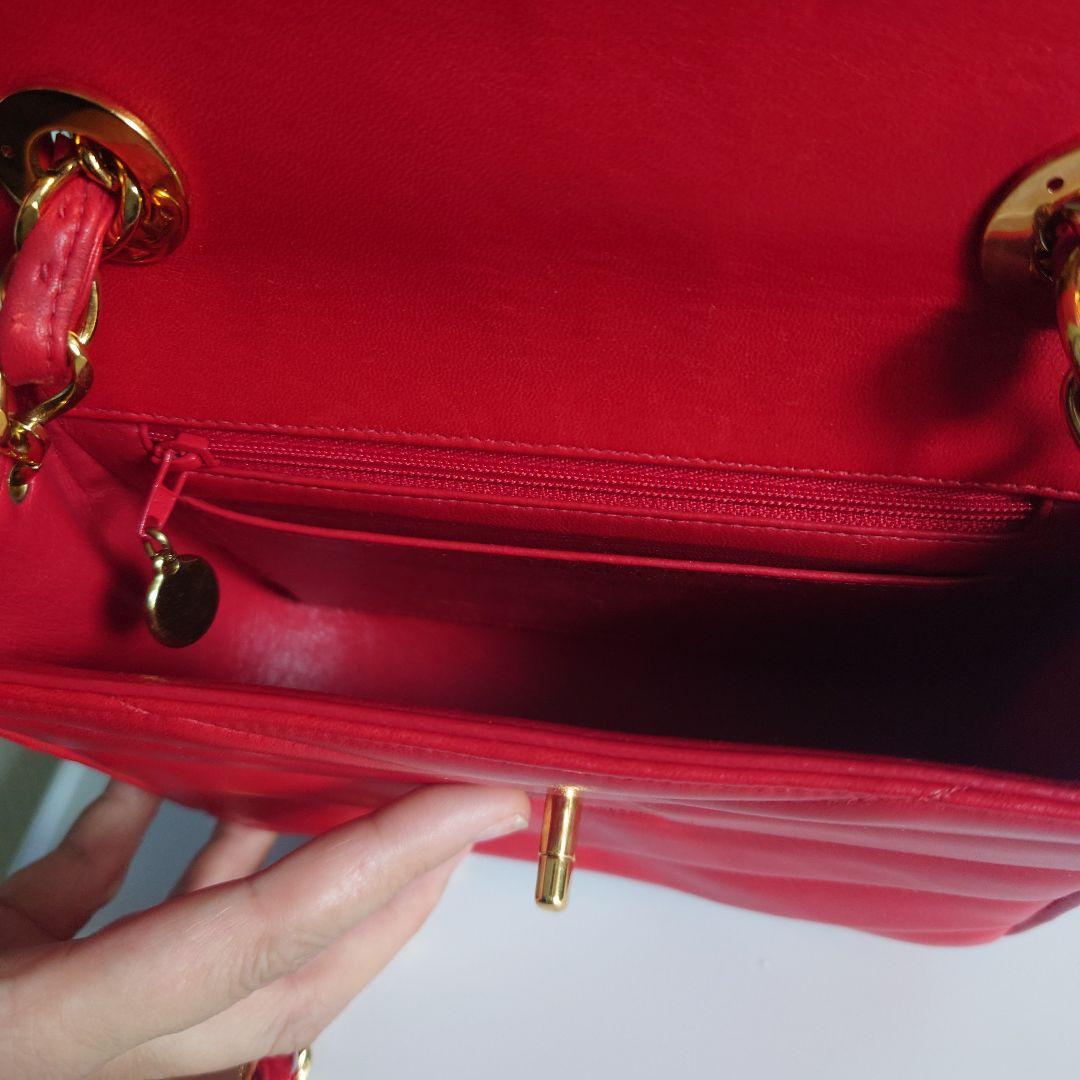 CHANEL レッド キルティングショルダーバッグ