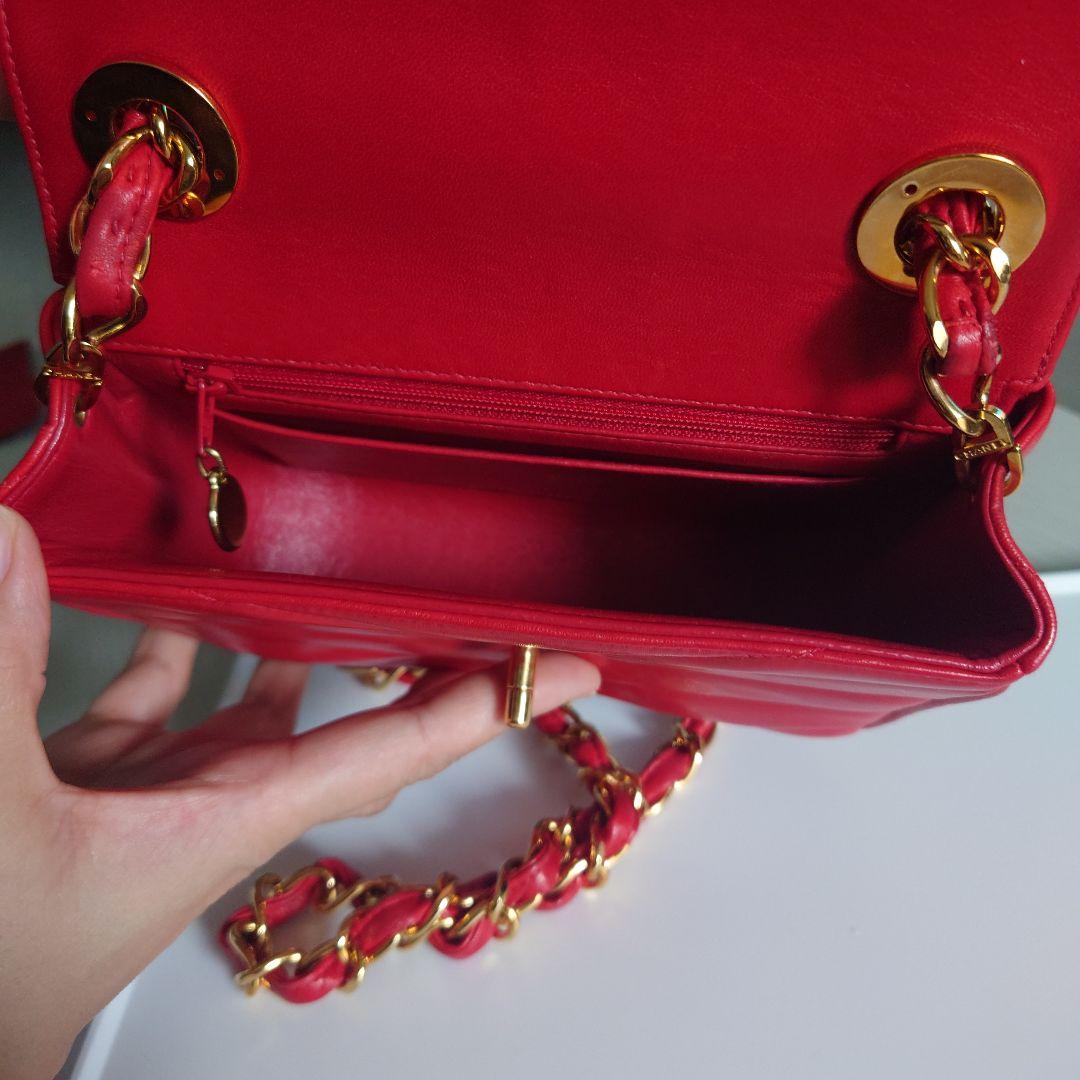 CHANEL レッド キルティングショルダーバッグ