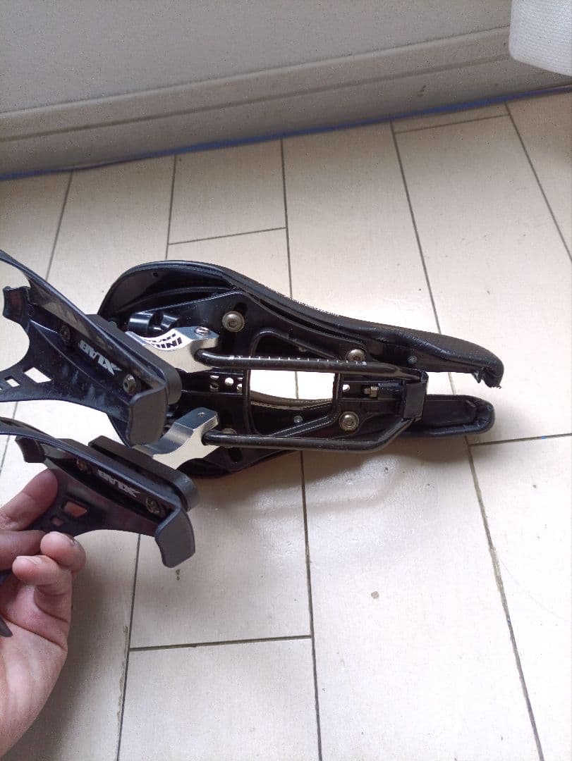 さらに値下げトライアスロン用サドルとボトルケージ