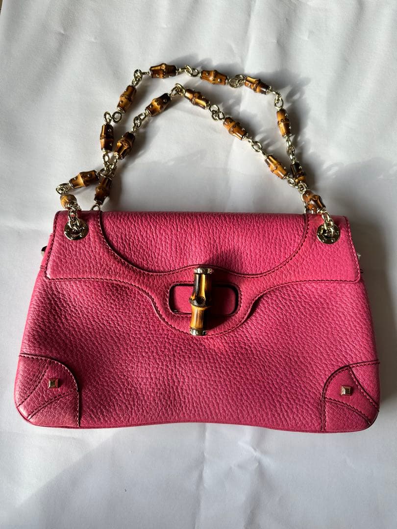 美品GUCCI (グッチ)のピンク 牛革バッグ バンブーハンドル