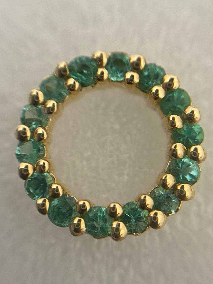 3-2523 K18 グリーンストーン（エメラルド？）　ペンダントトップ（2個）